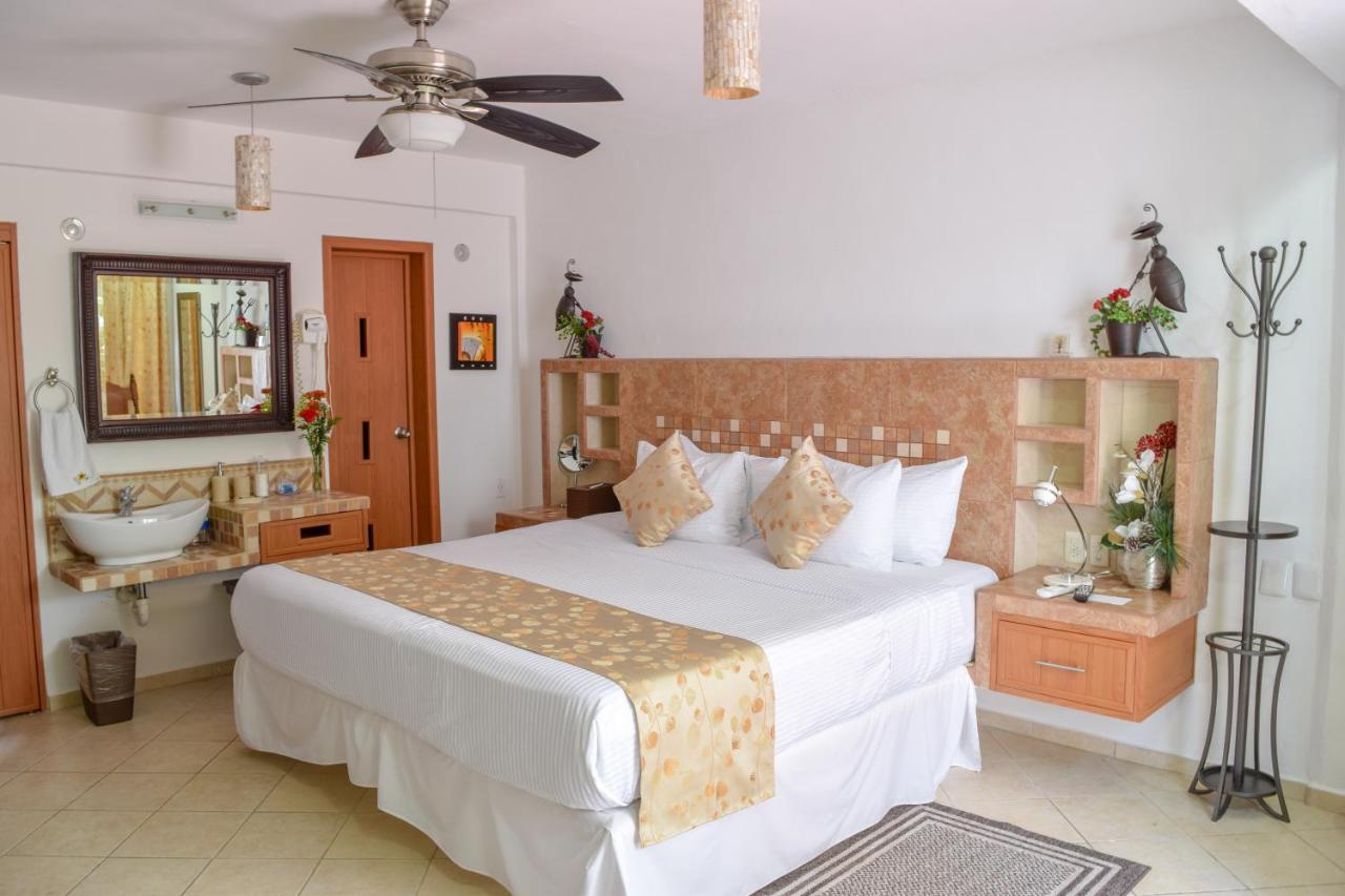 Hotel Bucaneros Isla Mujeres Buitenkant foto