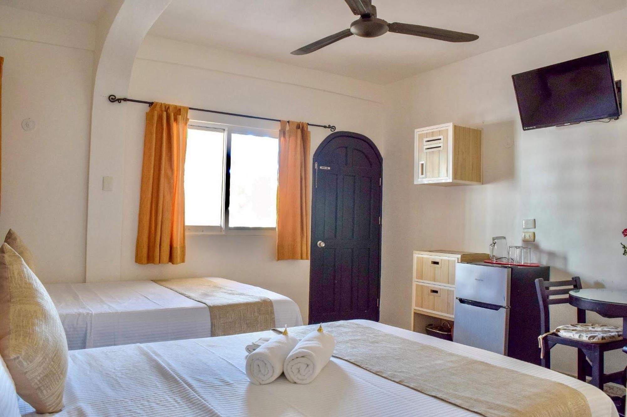 Hotel Bucaneros Isla Mujeres Buitenkant foto